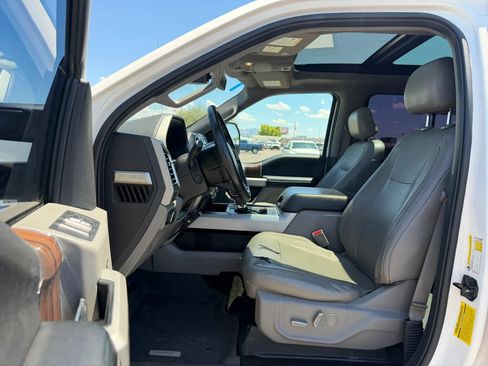 Used 2015 Ford F150 Lariat w/ Equipment Group 502A Luxury AWD/4WD image 18