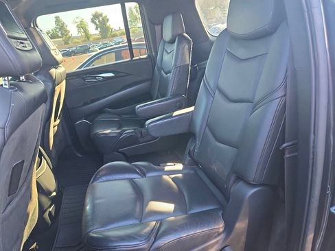 Used 2016 Cadillac Escalade ESV Platinum AWD/4WD image 12