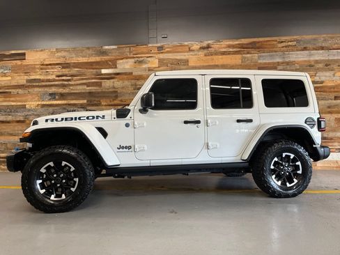 Used 2024 Jeep Wrangler Unlimited Rubicon 4xe AWD/4WD image 19