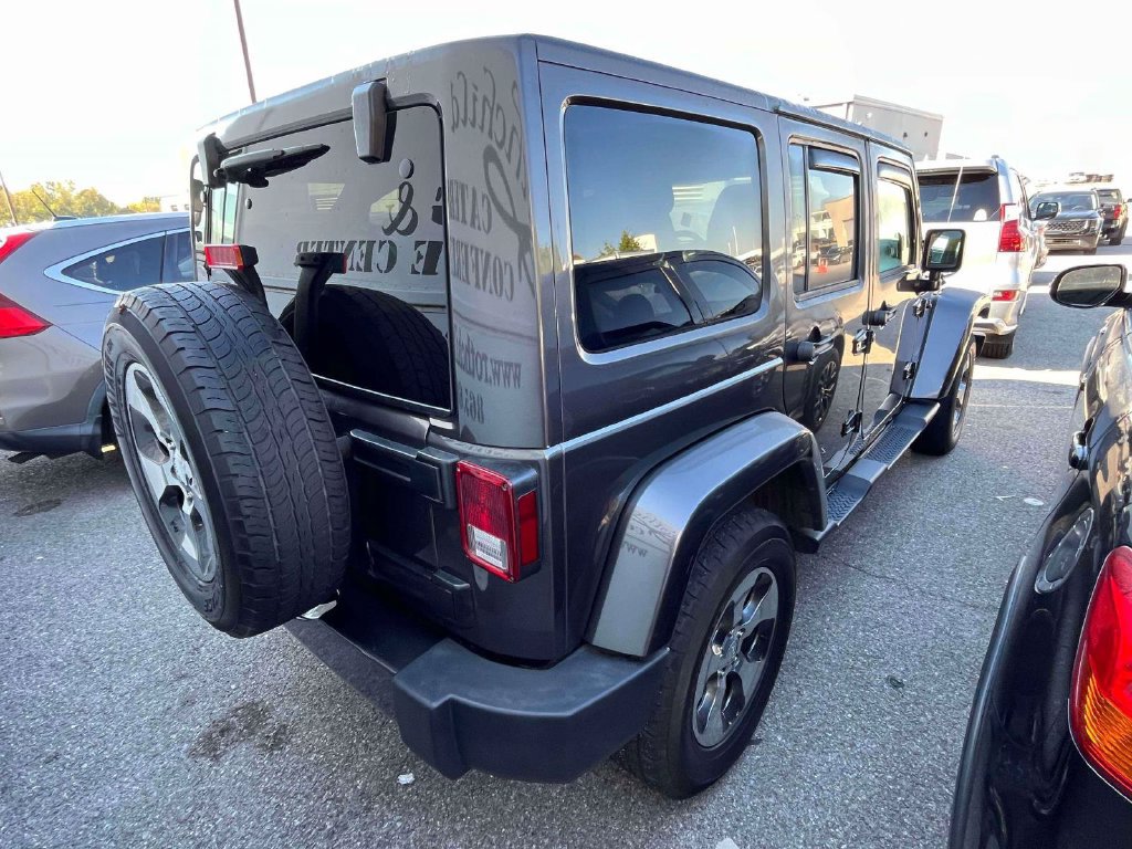 Used 2017 Jeep Wrangler Unlimited Sahara w/ Connectivity Group AWD/4WD image 2