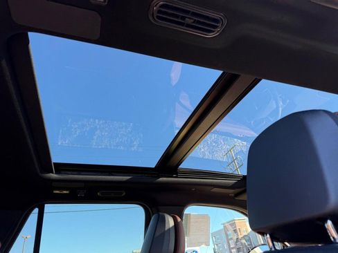 New 2025 Lincoln Navigator Reserve image 7