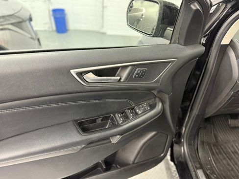 Used 2017 Ford Edge Titanium w/ Equipment Group 301A image 31