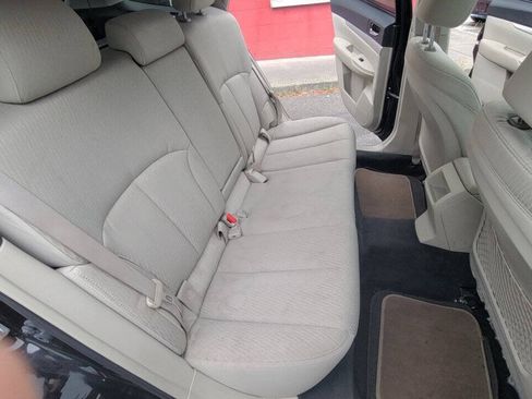 Used 2011 Subaru Outback 2.5i Premium AWD/4WD image 9