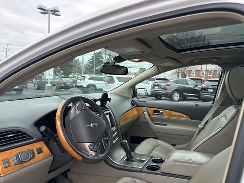 Used 2014 Lincoln MKX AWD w/ Equipment Group 102A image 7