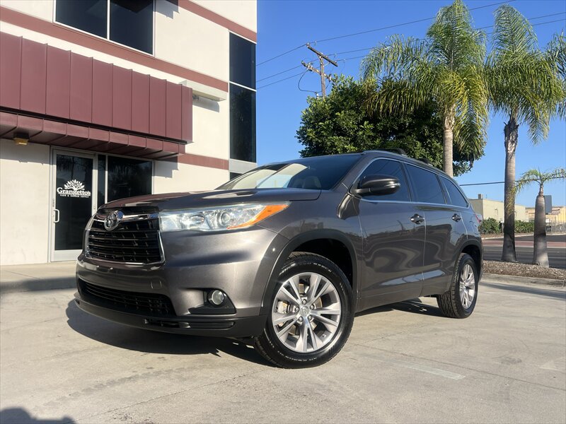 Used 2014 Toyota Highlander XLE FWD image 20