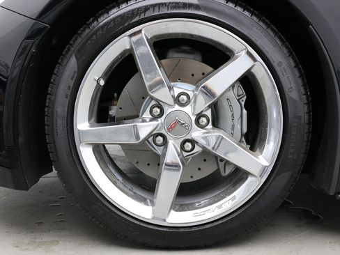 Used 2015 Chevrolet Corvette Stingray Coupe w/ Battery Protection Package RWD image 10