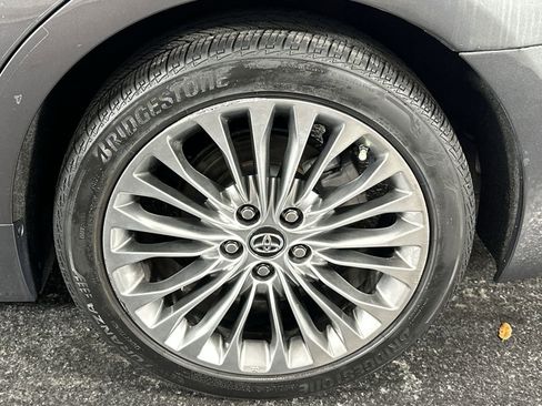 Used 2016 Toyota Avalon Limited w/ Toyota Safety Sense Package image 14