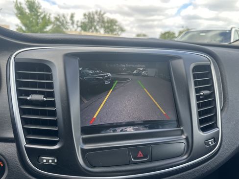 Used 2015 Chrysler 200 Limited w/ Convenience Group FWD image 28