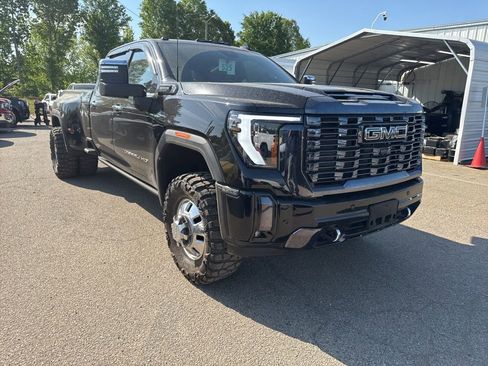 Used 2024 GMC Sierra 3500 Denali Ultimate AWD/4WD image 2