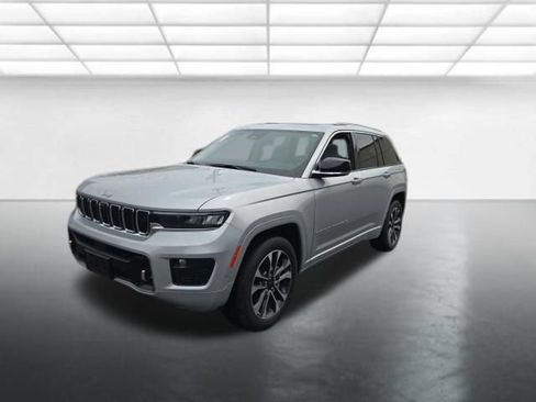 Used 2022 Jeep Grand Cherokee Overland w/ Adv Protech Group III AWD/4WD image 9