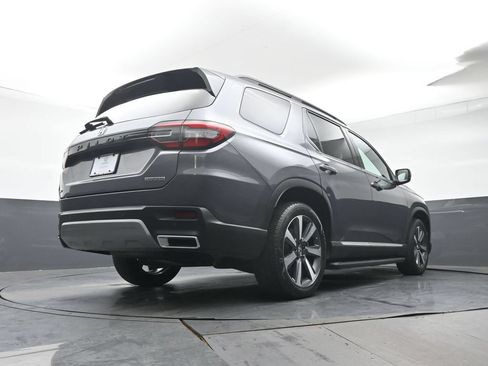 Used 2023 Honda Pilot Touring image 36