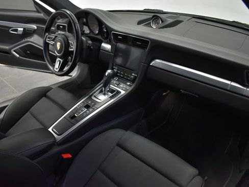 Used 2017 Porsche 911 Carrera 4S image 15
