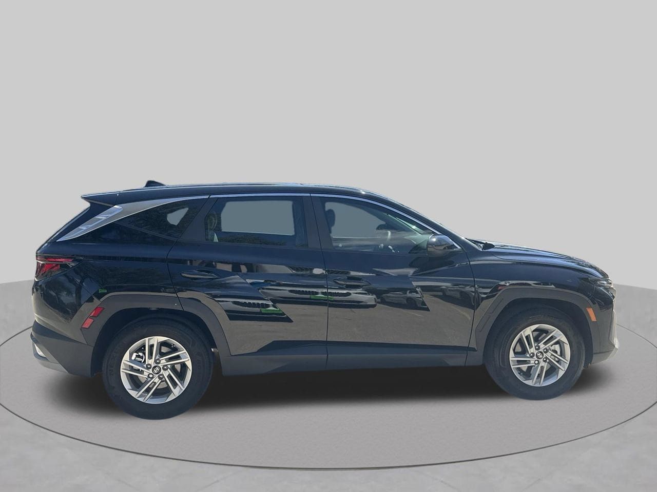Used 2025 Hyundai Tucson SE FWD image 6