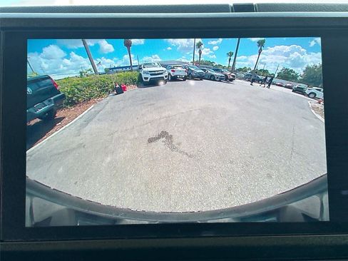 Used 2024 Jeep Wrangler Unlimited Sahara AWD/4WD image 13