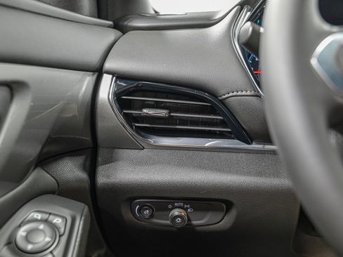 Used 2023 Chevrolet Traverse LT AWD/4WD image 18