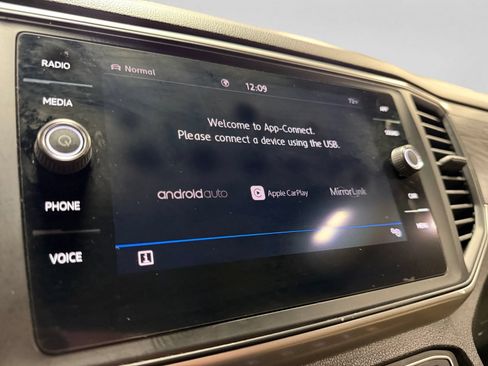 Used 2020 Volkswagen Atlas Cross Sport SE AWD/4WD image 29