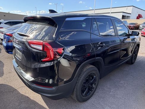 Used 2023 GMC Terrain SLE FWD image 10