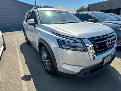 Used 2024 Nissan Pathfinder SV