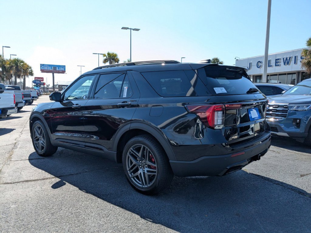 New 2026 Ford Explorer ST-Line w/ ST-Line Street Pack RWD image 6