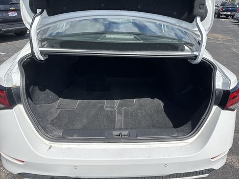 Used 2022 Nissan Sentra SV FWD image 13
