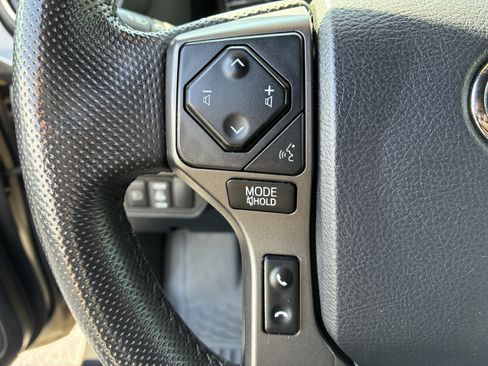 Used 2020 Toyota Tacoma TRD Off-Road AWD/4WD image 26