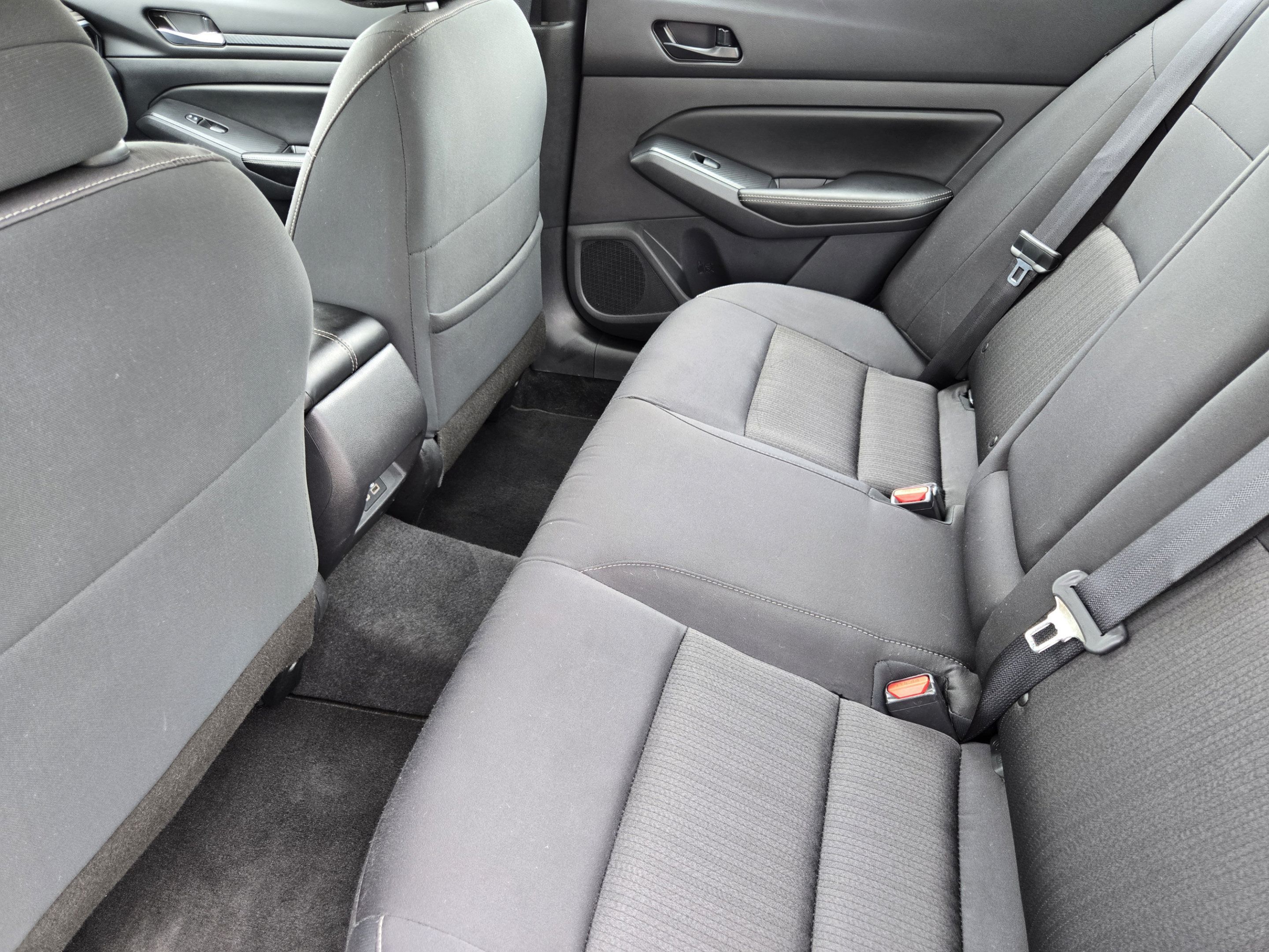Used 2025 Nissan Altima 2.5 SV FWD image 27