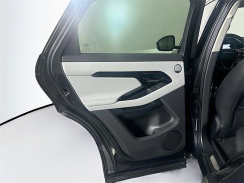 Used 2025 Land Rover Range Rover Evoque Dynamic SE image 24