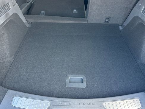 New 2026 Lincoln Nautilus Premier w/ Jet Appearance Package image 14