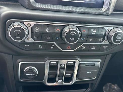 Used 2021 Jeep Wrangler Unlimited Sahara AWD/4WD image 19