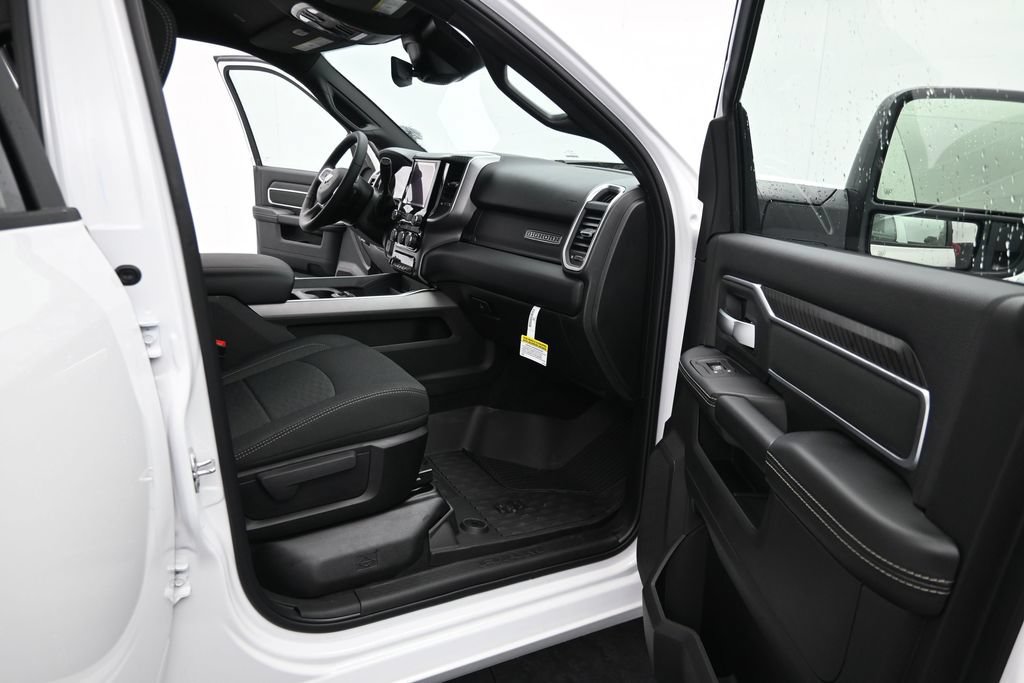 New 2026 RAM 3500 Big Horn AWD/4WD image 13