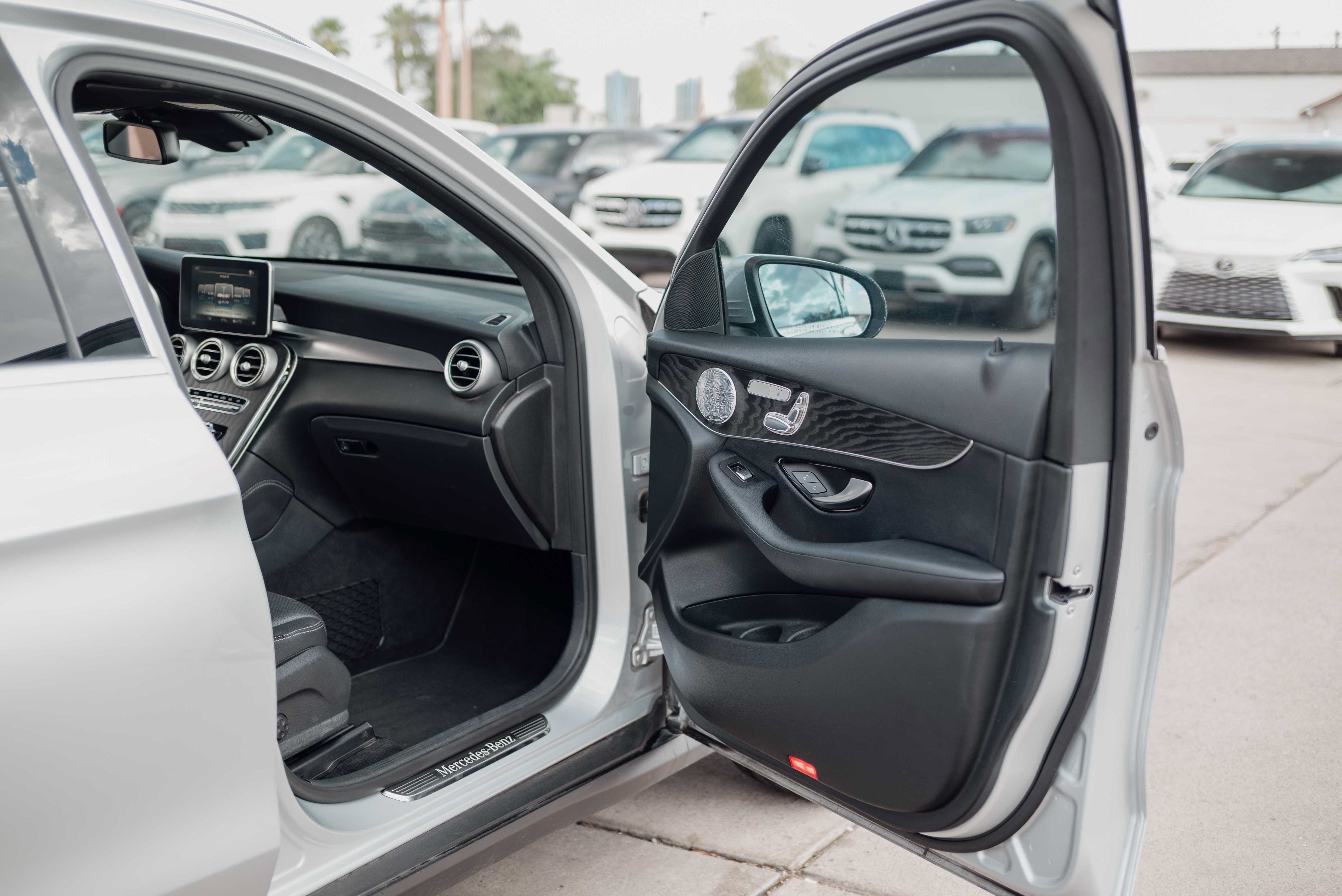 Used 2017 Mercedes-Benz GLC 300 w/ Premium 2 Package image 15