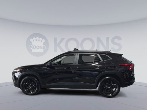 Used 2025 Chevrolet Trax ACTIV w/ Driver Confidence Package image 7