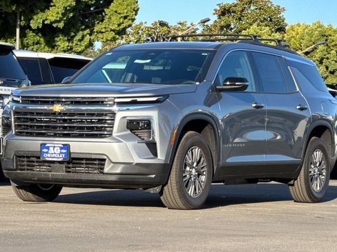 New 2026 Chevrolet Traverse LT w/ Driver Confidence Package image 9