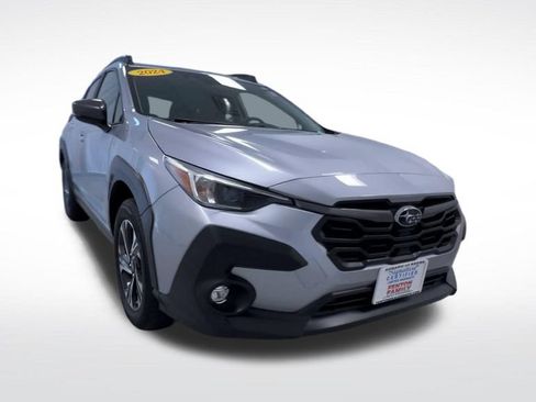 Used 2024 Subaru Crosstrek 2.0i Premium AWD/4WD image 2