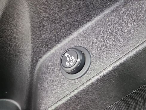 Used 2023 Chevrolet Equinox RS w/ LPO, Floor Liner Package AWD/4WD image 32
