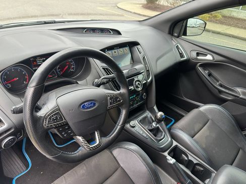 Used 2017 Ford Focus RS image 19