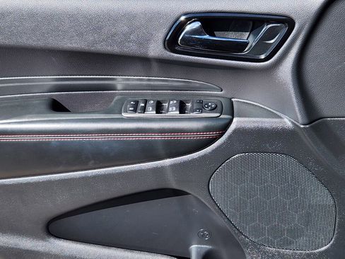 Used 2023 Dodge Durango GT w/ Blacktop Package image 6