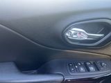 Used 2020 Jeep Cherokee Latitude Plus image 5