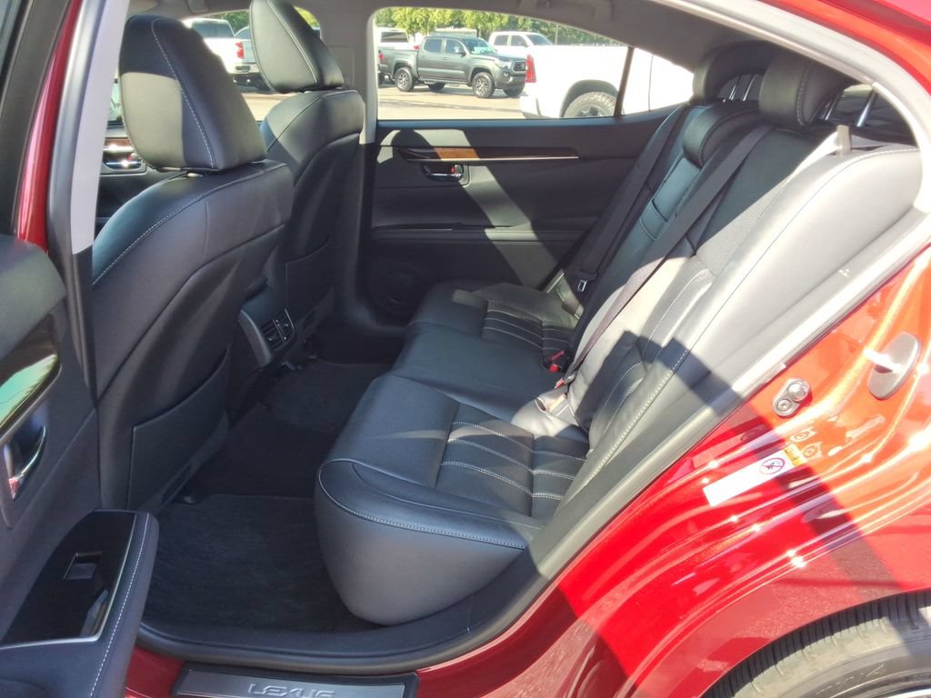 Used 2016 Lexus ES 350 w/ Luxury Package w/Wood Trim FWD image 18