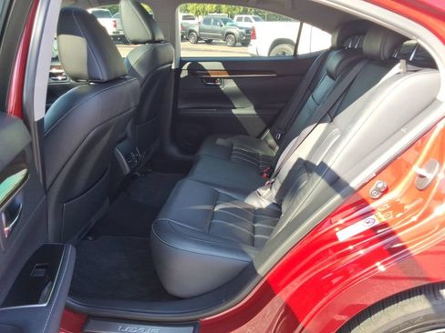 Used 2016 Lexus ES 350 w/ Luxury Package w/Wood Trim FWD image 18