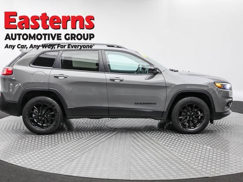 Used 2023 Jeep Cherokee Altitude Lux image 4