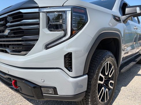 Used 2025 GMC Sierra 1500 AT4 w/ AT4 Premium Package AWD/4WD image 26