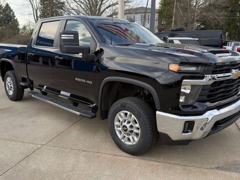 Used 2025 Chevrolet Silverado 2500 LT w/ Convenience Package image 2