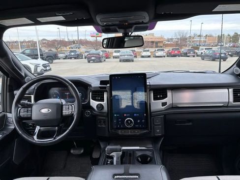 Used 2022 Ford F150 Lightning Platinum image 31