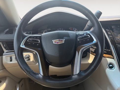 Used 2018 Cadillac Escalade ESV Luxury AWD/4WD image 12