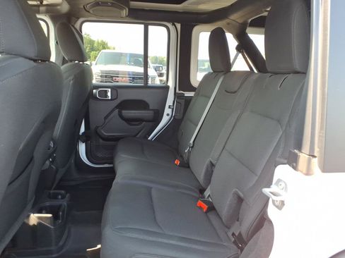 Used 2022 Jeep Wrangler Unlimited Sport AWD/4WD image 22