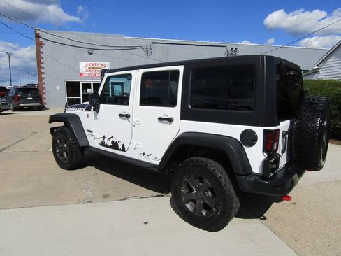 Used 2018 Jeep Wrangler Unlimited Rubicon AWD/4WD image 6