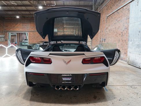 Used 2015 Chevrolet Corvette Stingray Coupe w/ Battery Protection Package RWD image 32