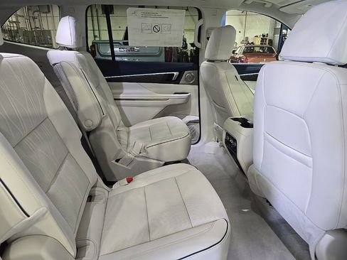 New 2026 Buick Enclave Avenir w/ Super Cruise Package FWD image 12