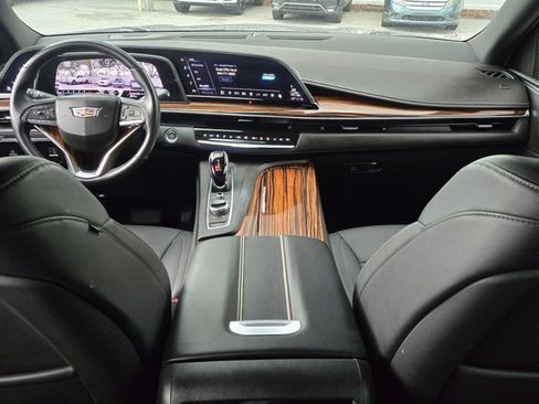 Used 2024 Cadillac Escalade Luxury image 18